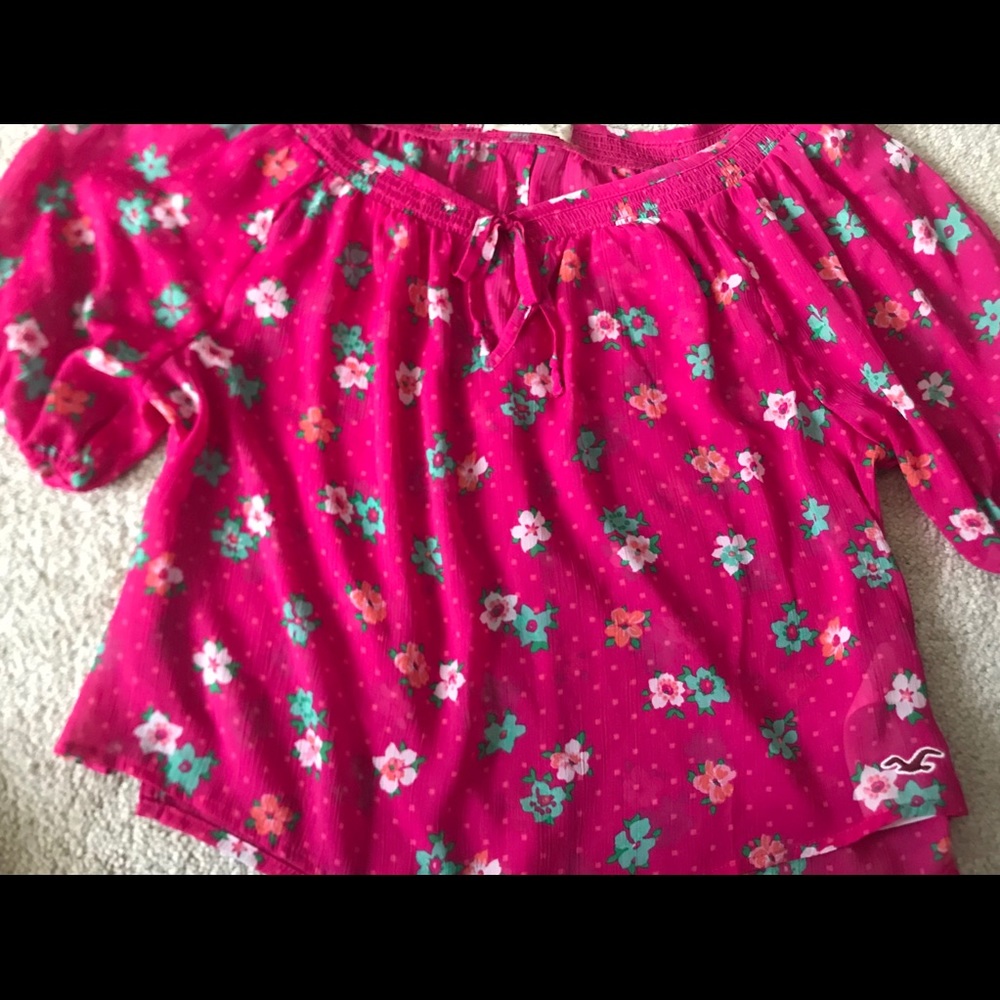 Flowy pink floral Hollister short sleeve shirt